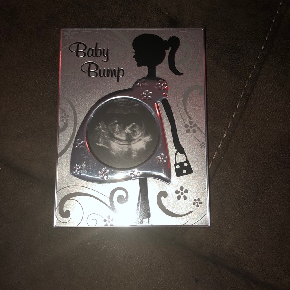 Baby bump photo frame